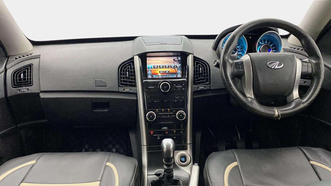 2019 Mahindra XUV500 W9, Diesel, Manual, 47,557 km, Dashboard