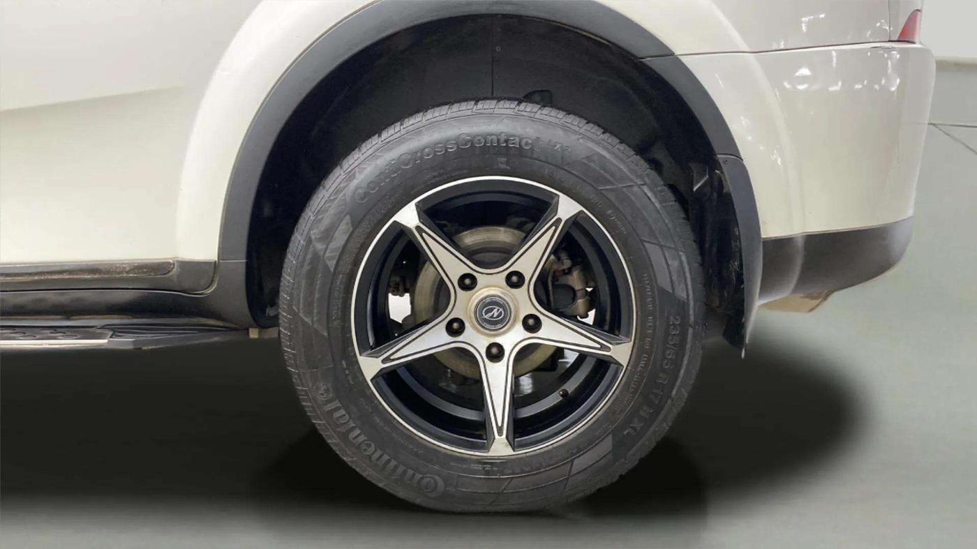 2019 Mahindra XUV500 W9, Diesel, Manual, 47,557 km, Left Rear Wheel