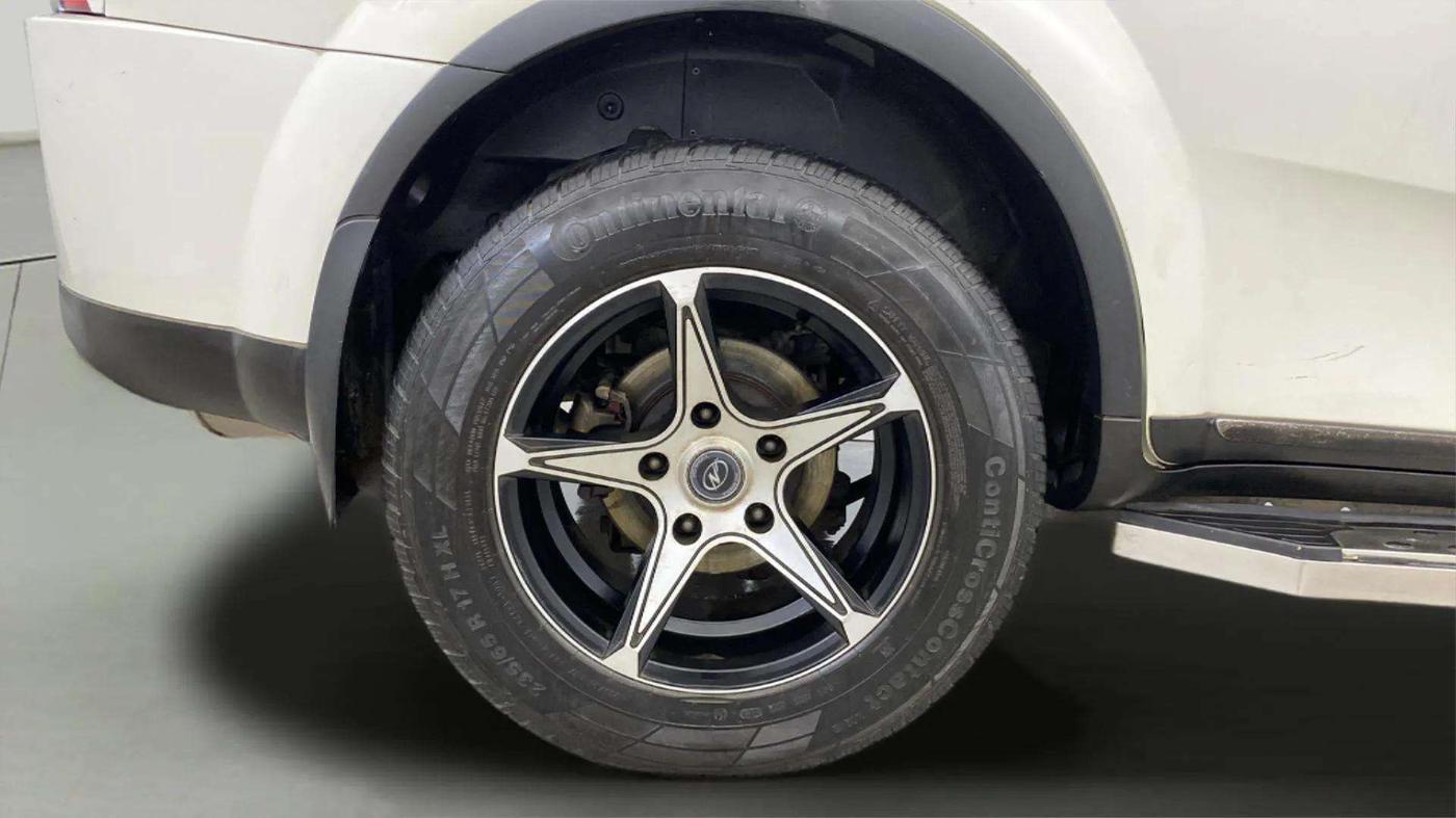 2019 Mahindra XUV500 W9, Diesel, Manual, 47,557 km, Right Rear Wheel