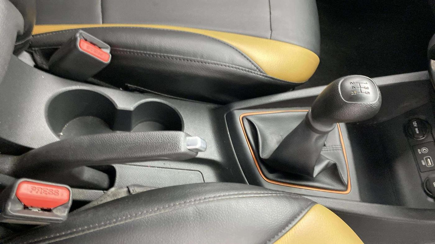 2019 Hyundai Elite i20 SPORTZ PLUS 1.2 DUAL TONE, Petrol, Manual, 41,978 km, Gear Lever