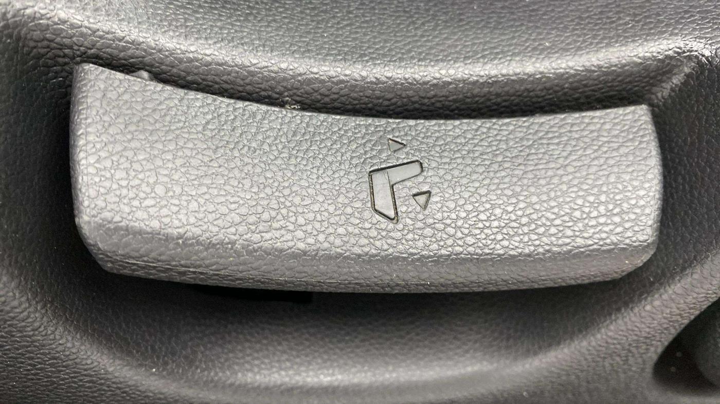 2019 Hyundai Elite i20 SPORTZ PLUS 1.2 DUAL TONE, Petrol, Manual, 41,978 km, Driver Side Adjustment Panel