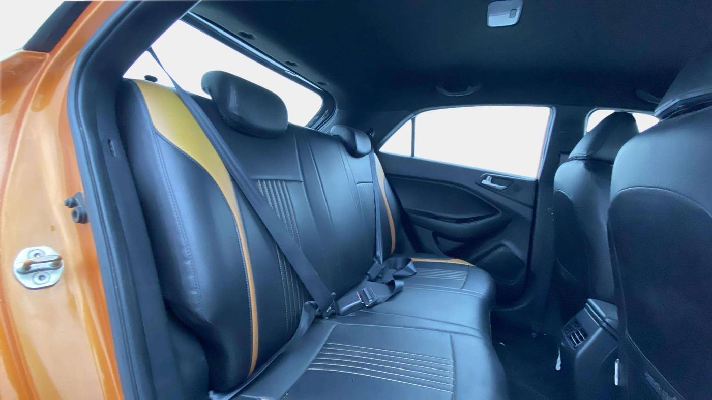 2019 Hyundai Elite i20 SPORTZ PLUS 1.2 DUAL TONE, Petrol, Manual, 41,978 km, Right Side Rear Door Cabin