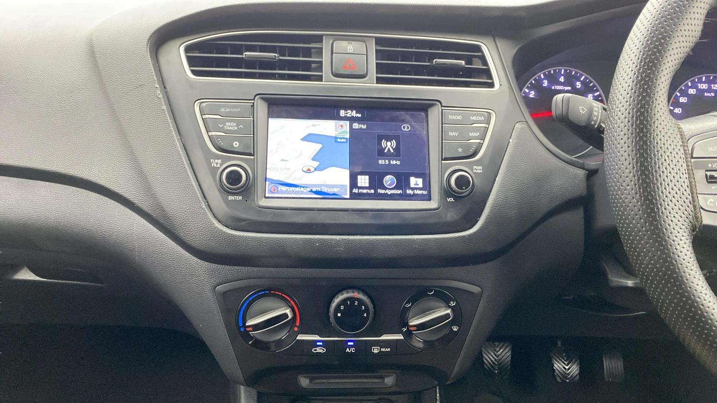 2019 Hyundai Elite i20 SPORTZ PLUS 1.2 DUAL TONE, Petrol, Manual, 41,978 km, Air Conditioner