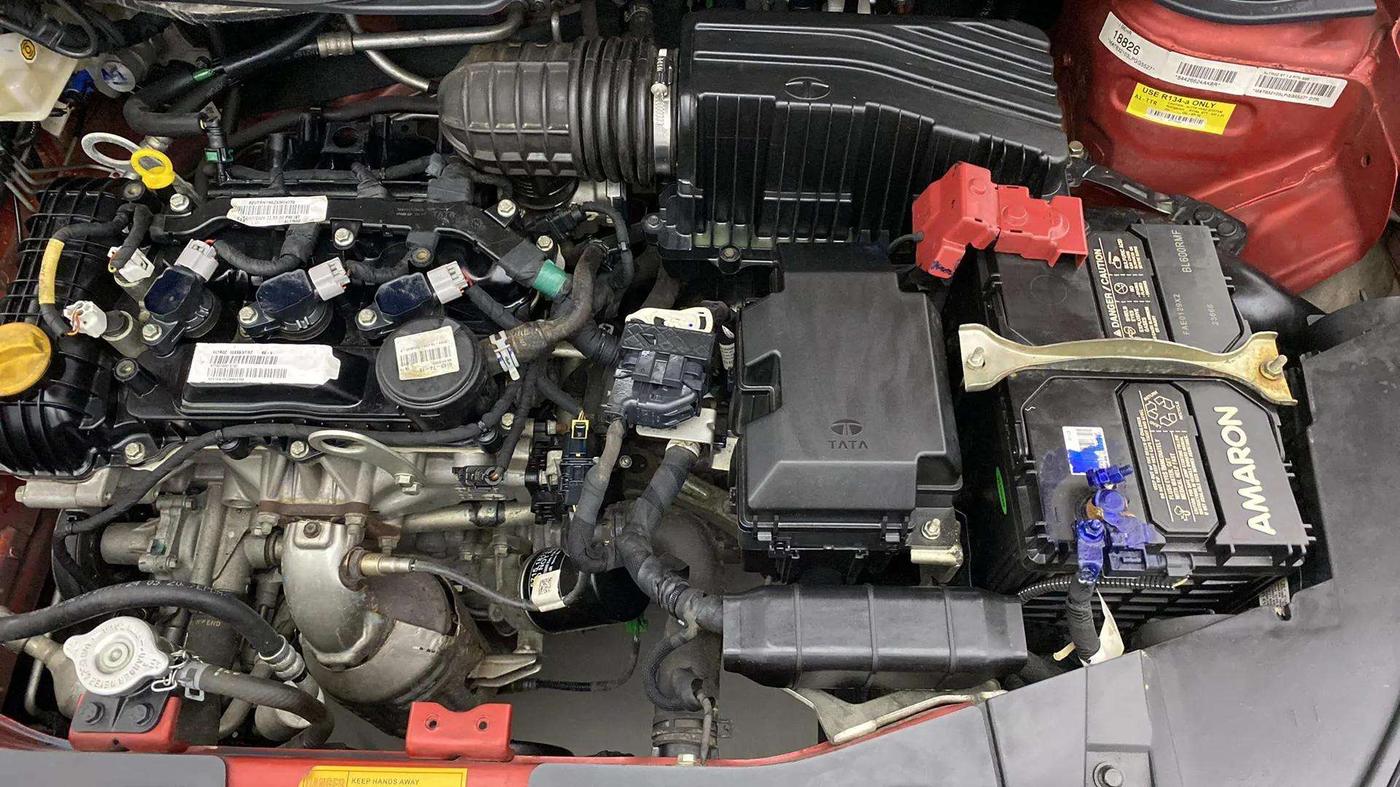 2020 Tata ALTROZ XT PETROL, Petrol, Manual, 48,571 km, Engine View - Left