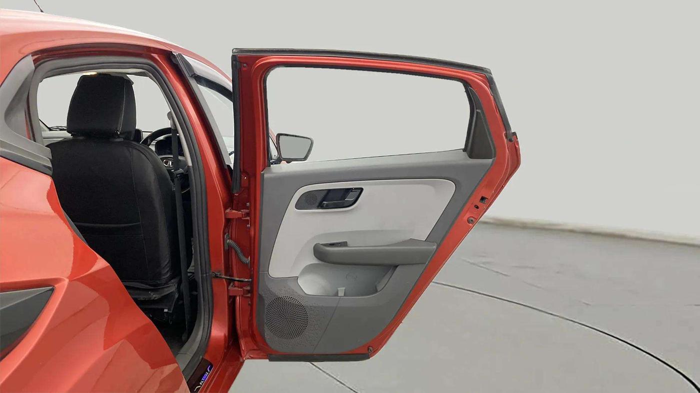2020 Tata ALTROZ XT PETROL, Petrol, Manual, 48,571 km, RHS Rear Door