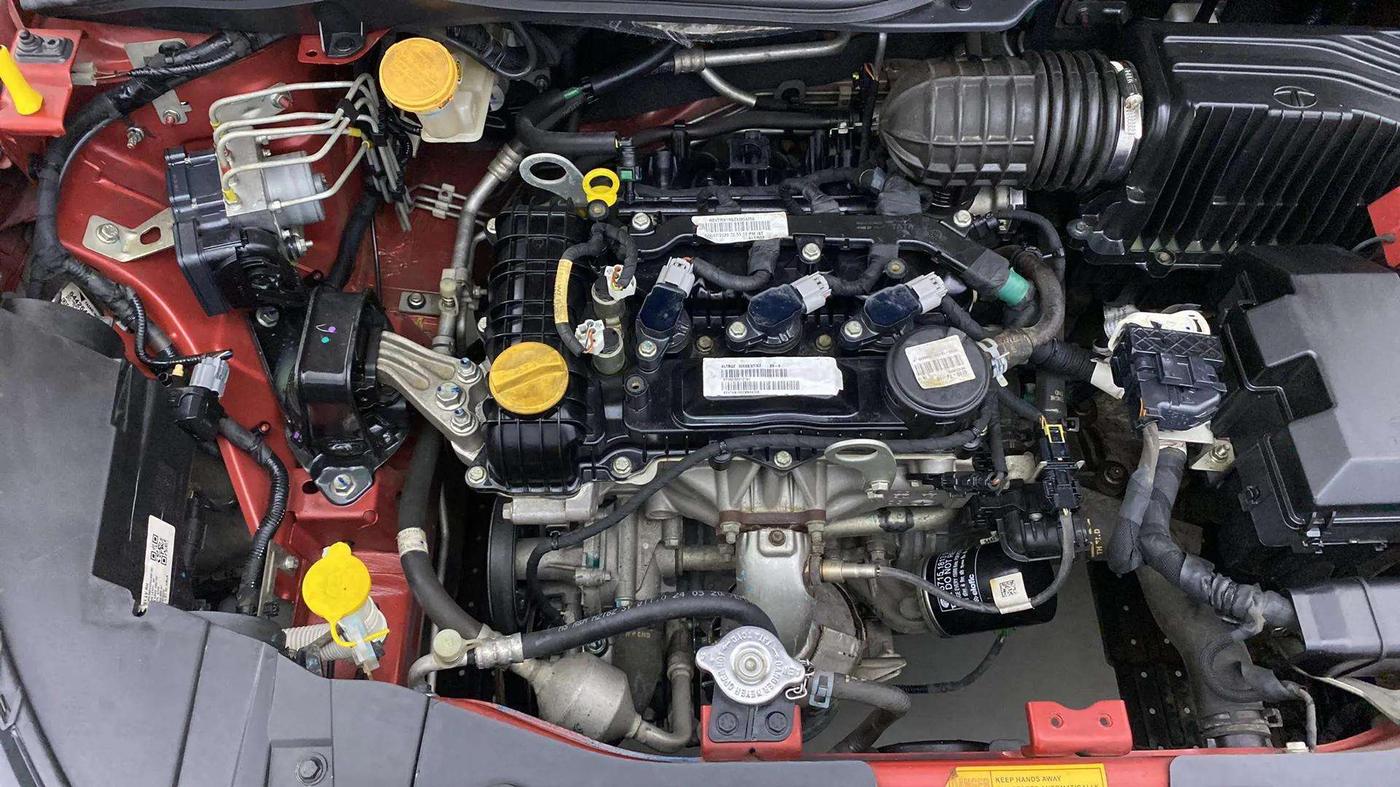 2020 Tata ALTROZ XT PETROL, Petrol, Manual, 48,571 km, Engine View - Right
