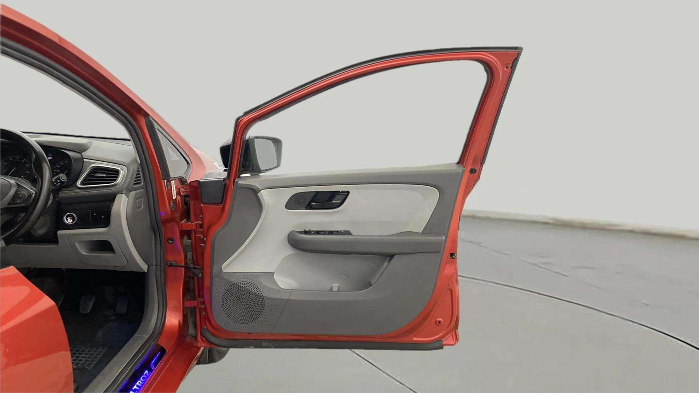 2020 Tata ALTROZ XT PETROL, Petrol, Manual, 48,571 km, RHS Front Door