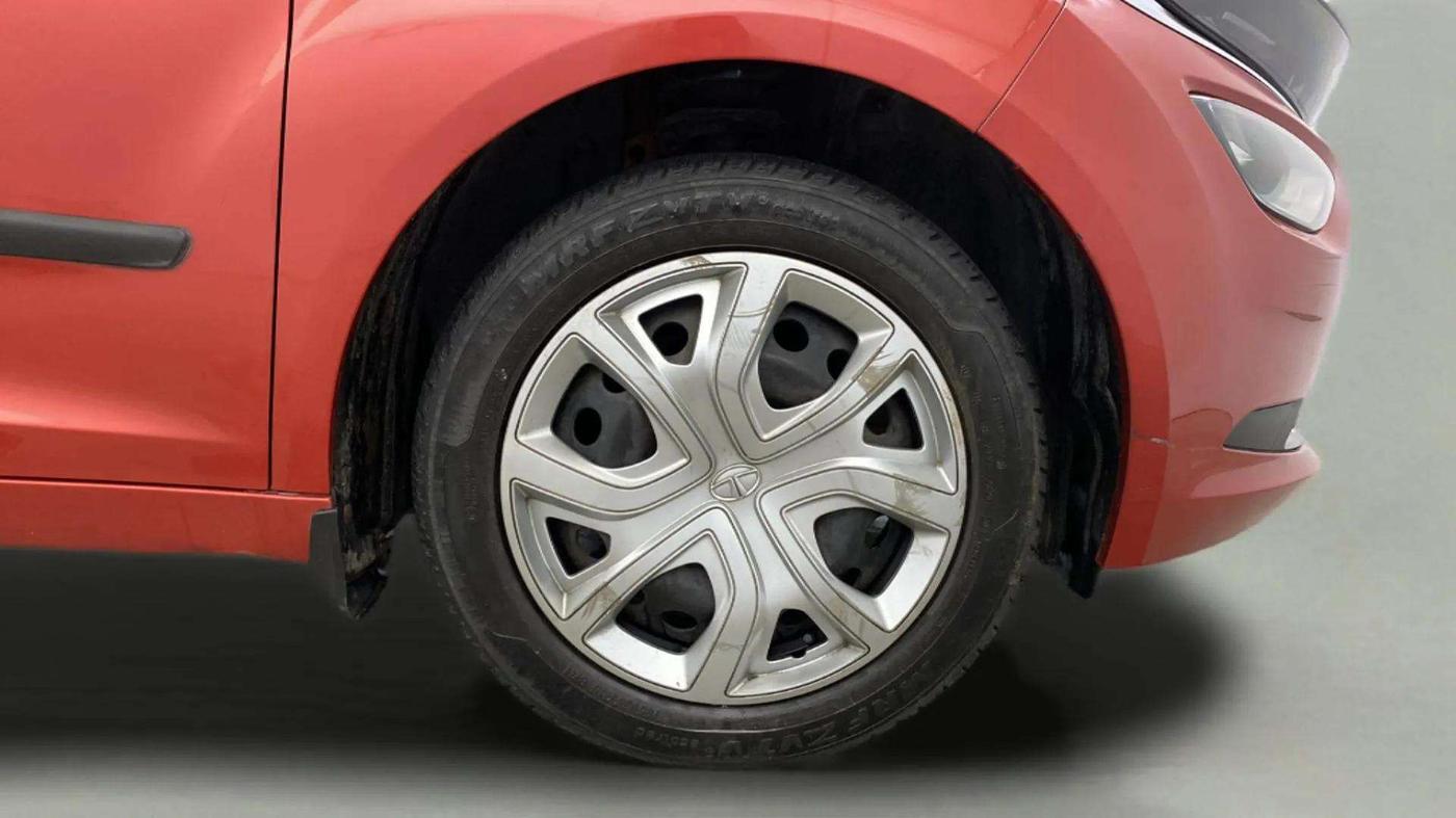 2020 Tata ALTROZ XT PETROL, Petrol, Manual, 48,571 km, Right Front Wheel