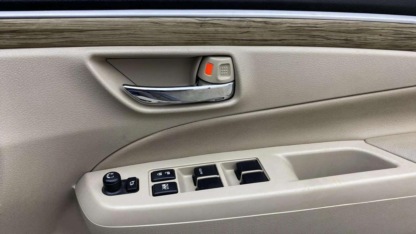 2020 Maruti Ciaz ALPHA  AT 1.5 SHVS PETROL, Petrol, Automatic, 16,826 km, Driver Side Door Panels Control