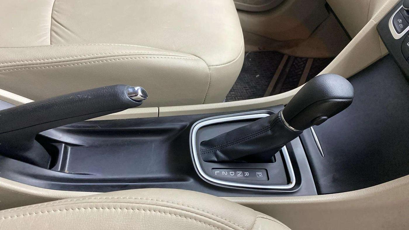 2020 Maruti Ciaz ALPHA  AT 1.5 SHVS PETROL, Petrol, Automatic, 16,826 km, Gear Lever