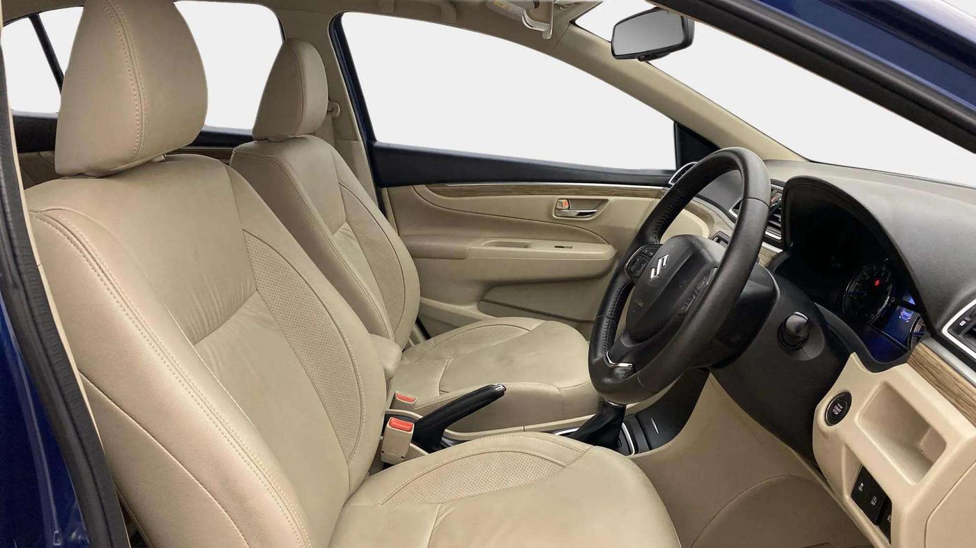 2020 Maruti Ciaz ALPHA  AT 1.5 SHVS PETROL, Petrol, Automatic, 16,826 km, Right Side Front Door Cabin