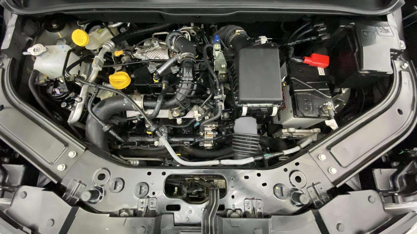 2024 Renault Kiger RXZ TURBO CVT, Petrol, Automatic, 1,702 km, Engine View