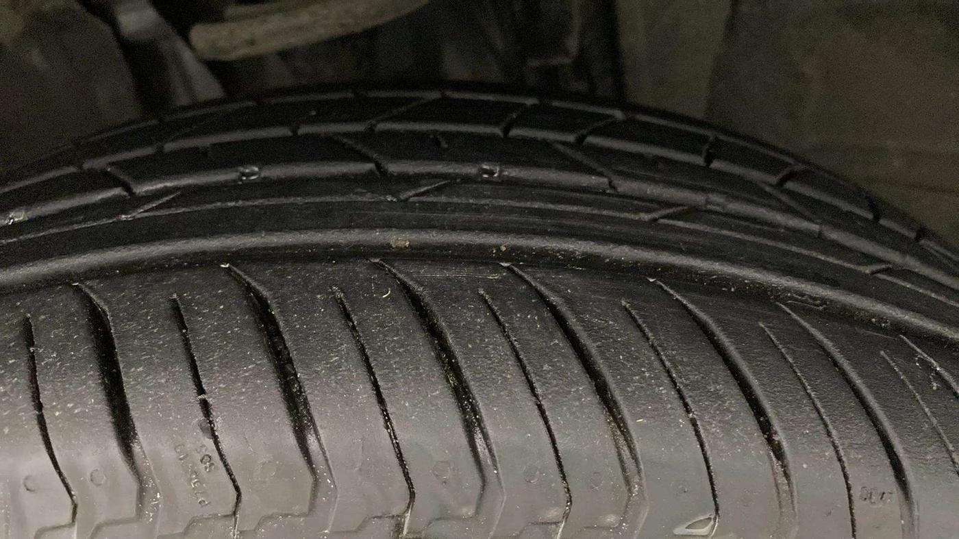 2024 Renault Kiger RXZ TURBO CVT, Petrol, Automatic, 1,702 km, Left Front Tyre Tread