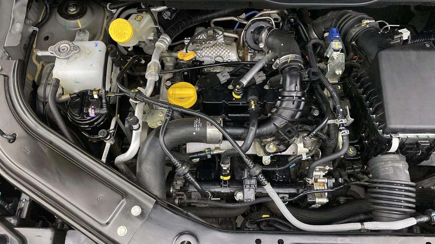 2024 Renault Kiger RXZ TURBO CVT, Petrol, Automatic, 1,702 km, Engine View - Right