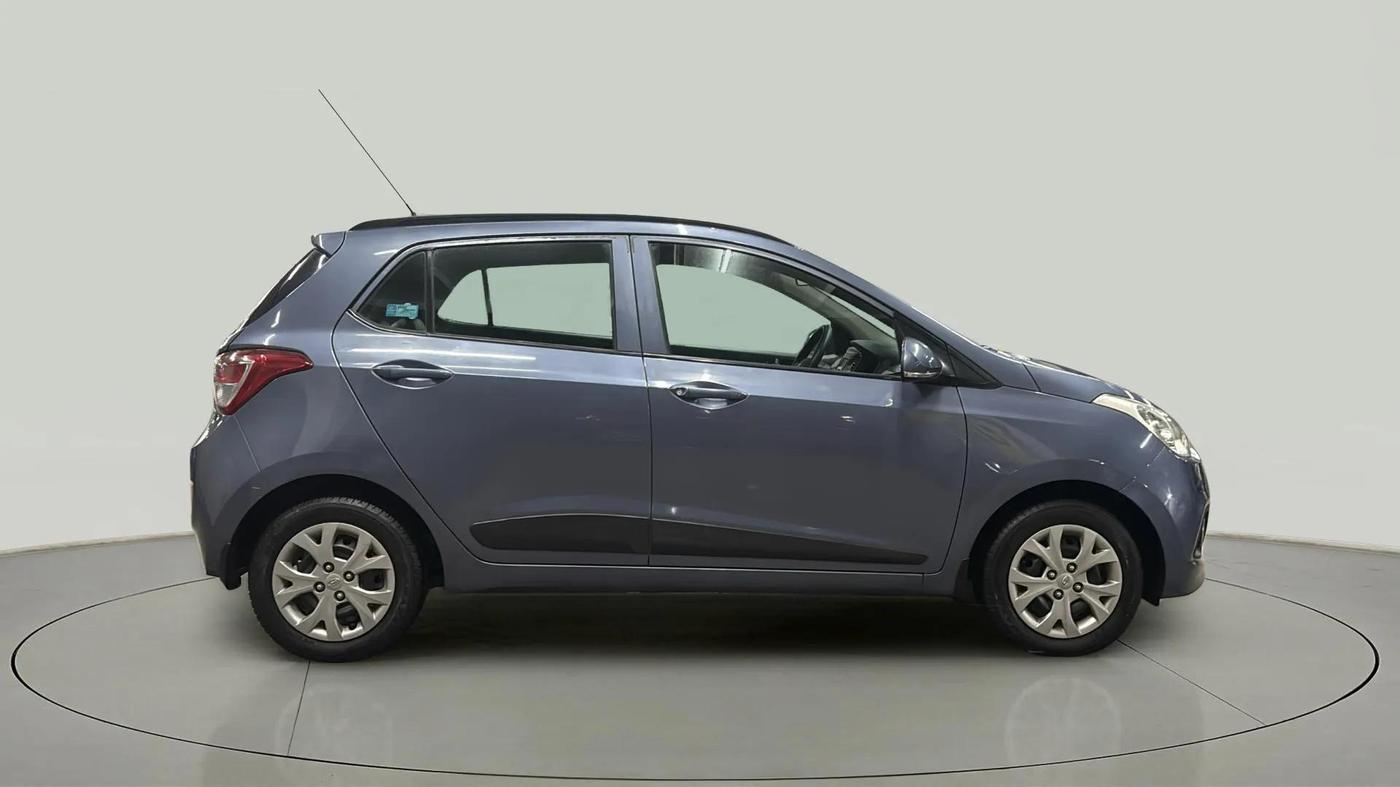 2016 Hyundai Grand i10 SPORTZ 1.2 KAPPA VTVT, Petrol, Manual, 11,663 km, Right Side View