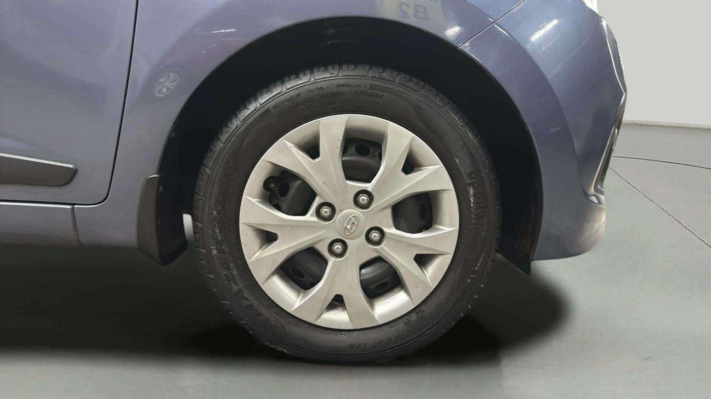 2016 Hyundai Grand i10 SPORTZ 1.2 KAPPA VTVT, Petrol, Manual, 11,663 km, Right Front Wheel