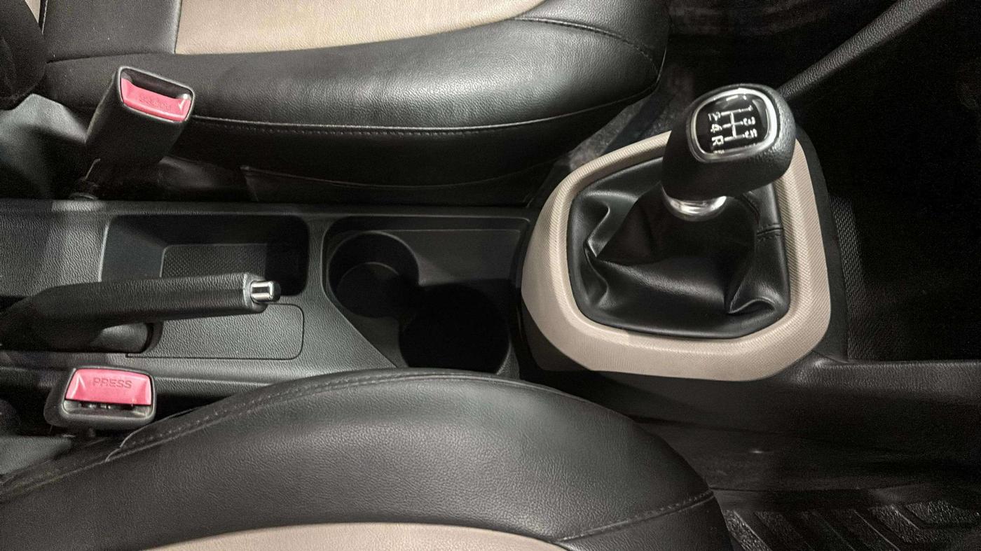 2016 Hyundai Grand i10 SPORTZ 1.2 KAPPA VTVT, Petrol, Manual, 11,663 km, Gear Lever