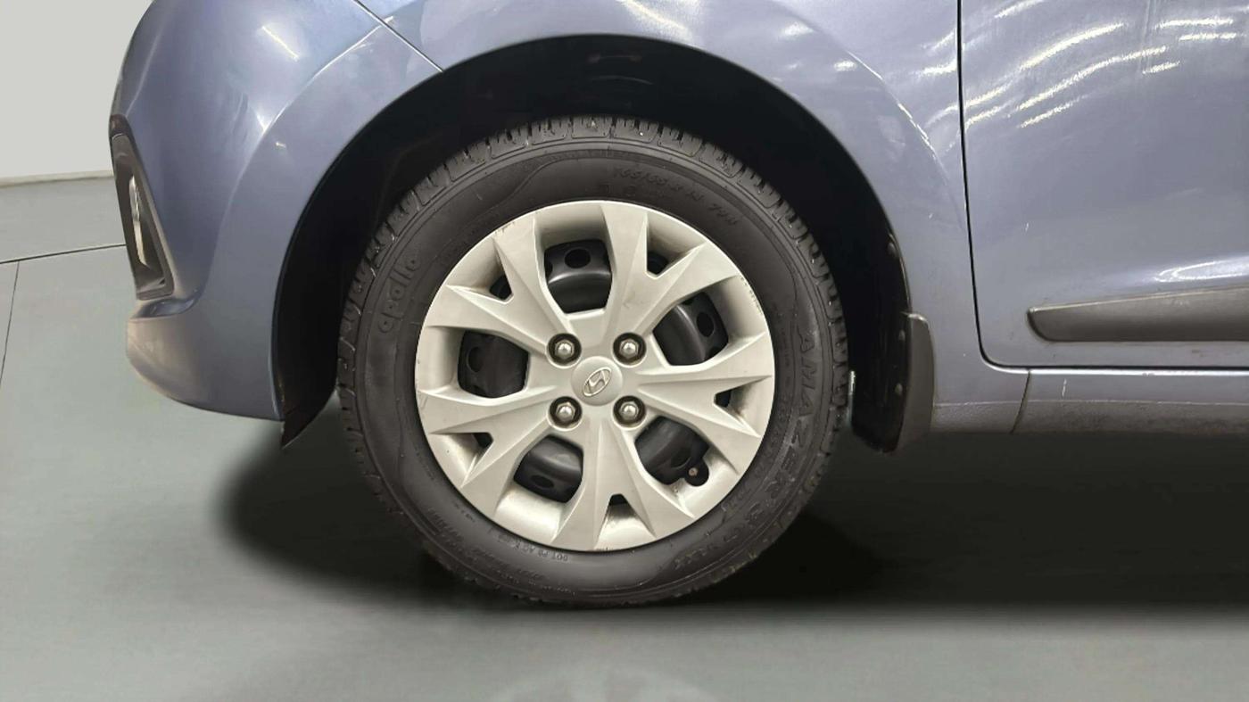 2016 Hyundai Grand i10 SPORTZ 1.2 KAPPA VTVT, Petrol, Manual, 11,663 km, Left Front Wheel