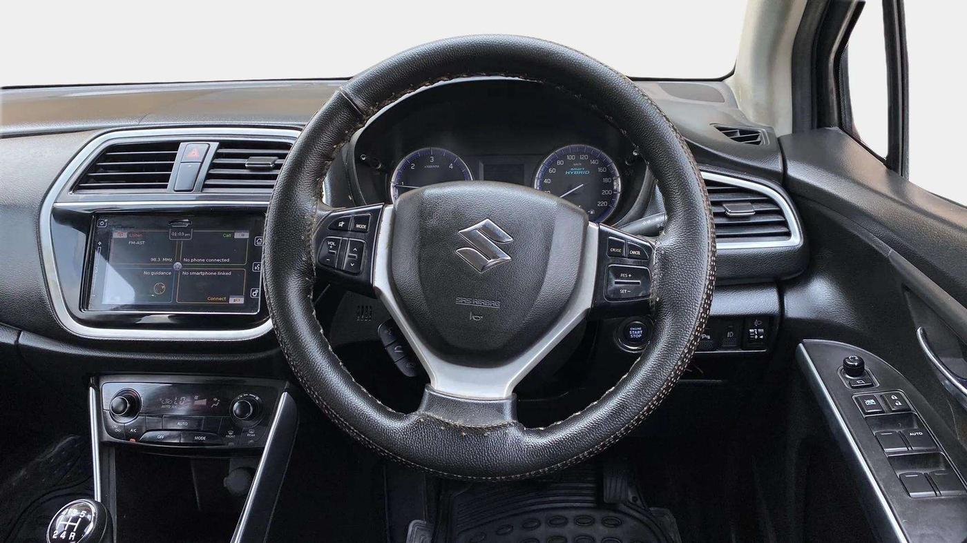 2017 Maruti S Cross ZETA 1.3, Diesel, Manual, 62,966 km, Steering Wheel Close Up