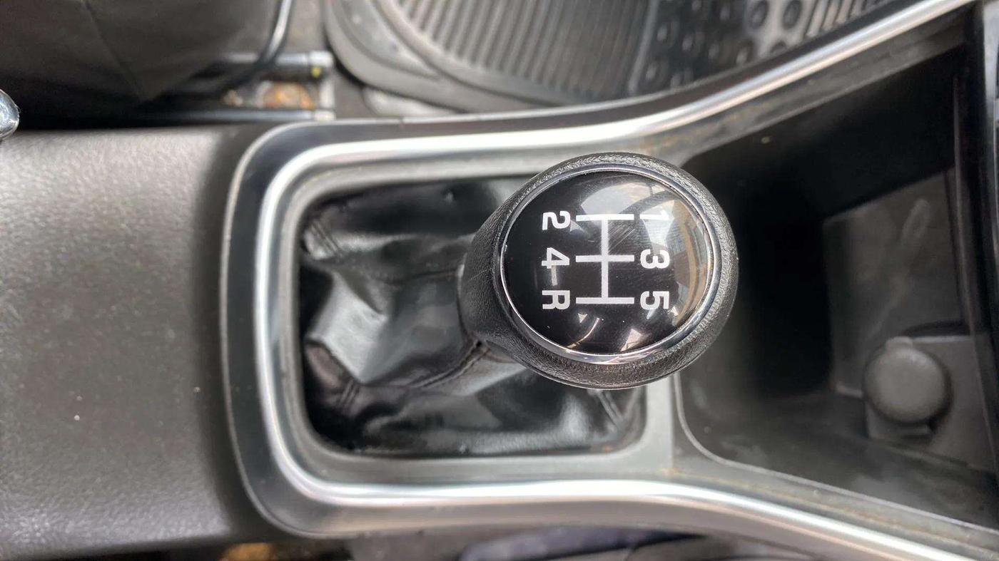 2017 Maruti S Cross ZETA 1.3, Diesel, Manual, 62,966 km, Gear Lever