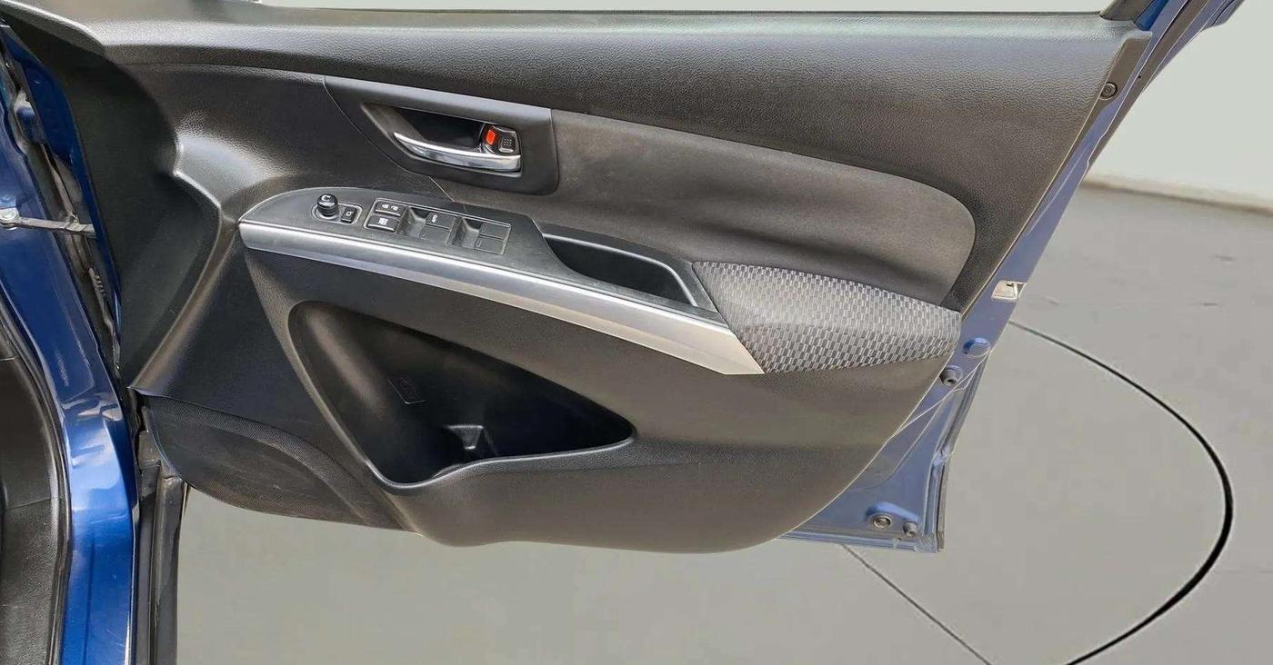 2017 Maruti S Cross ZETA 1.3, Diesel, Manual, 62,966 km, Driver Side Door Panels Control