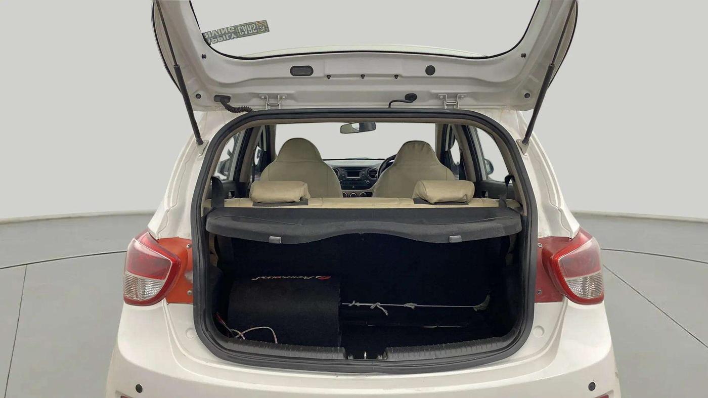 2015 Hyundai Grand i10 ASTA 1.2 KAPPA VTVT, Petrol, Manual, 29,514 km, Boot Inside
