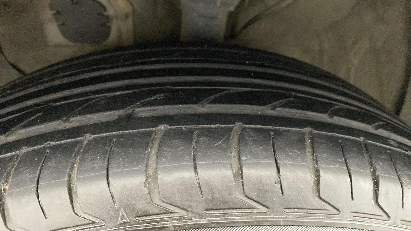 2017 Hyundai Creta SX PLUS 1.6 DIESEL, Diesel, Manual, 92,334 km, Left Front Tyre Tread