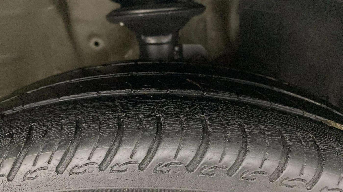 2022 Maruti New Wagon-R VXI CNG 1.0, CNG, Manual, 62,320 km, Right Front Tyre Tread