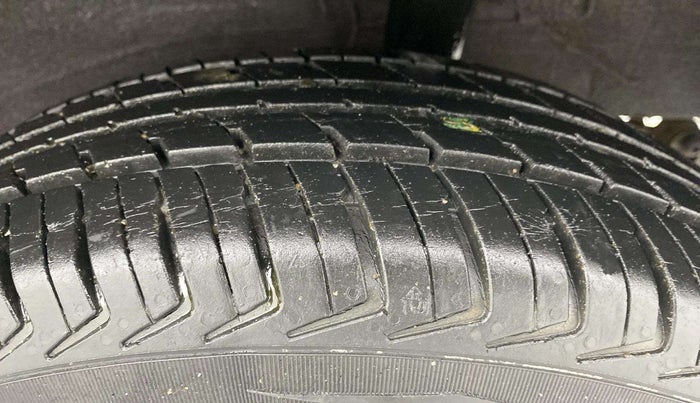 2015 Renault Kwid RXT 0.8, Petrol, Manual, 35,418 km, Left Rear Tyre Tread