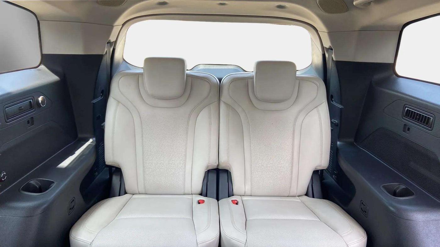 2021 Mahindra XUV700 AX 7 P MT 7 STR, Petrol, Manual, 47,555 km, Third Seat Row ( optional )