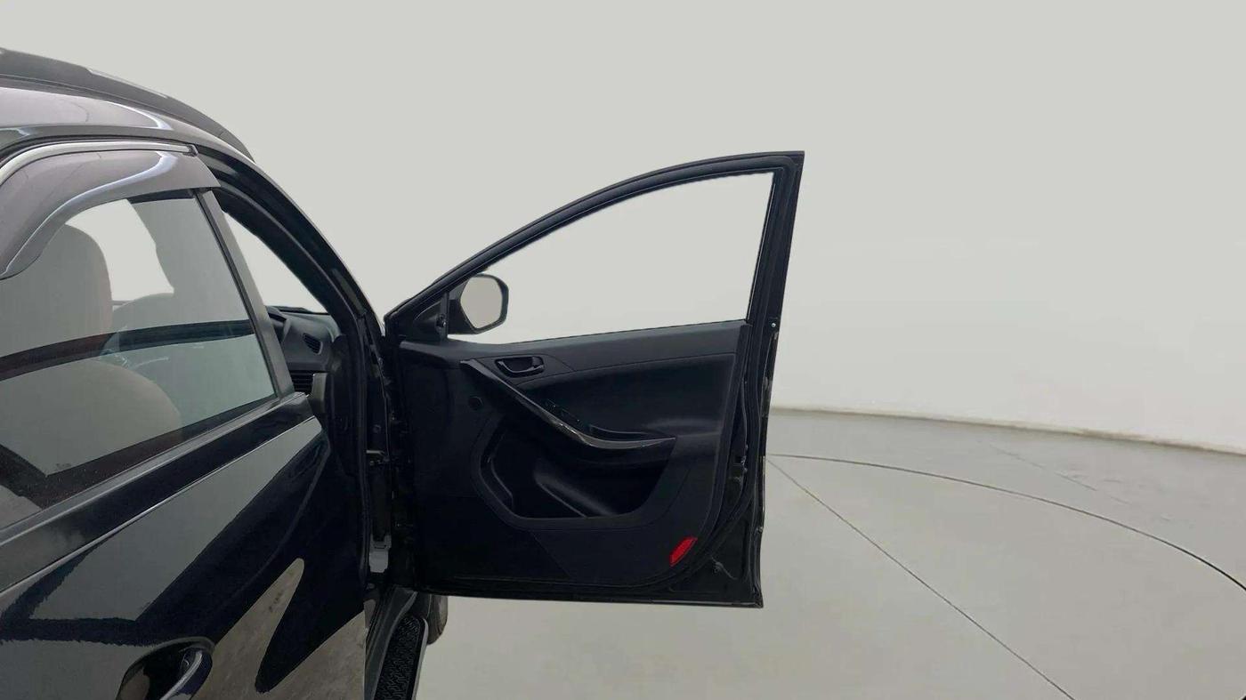 2023 Tata NEXON XZ PLUS LUX SUNROOF RED DARK DIESEL, Diesel, Manual, 2,489 km, RHS Front Door
