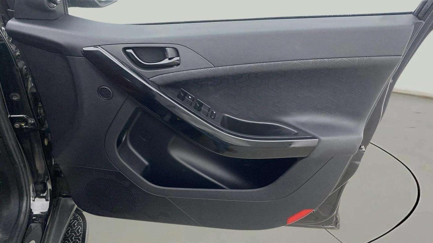 2023 Tata NEXON XZ PLUS LUX SUNROOF RED DARK DIESEL, Diesel, Manual, 2,489 km, Driver Side Door Panels Control