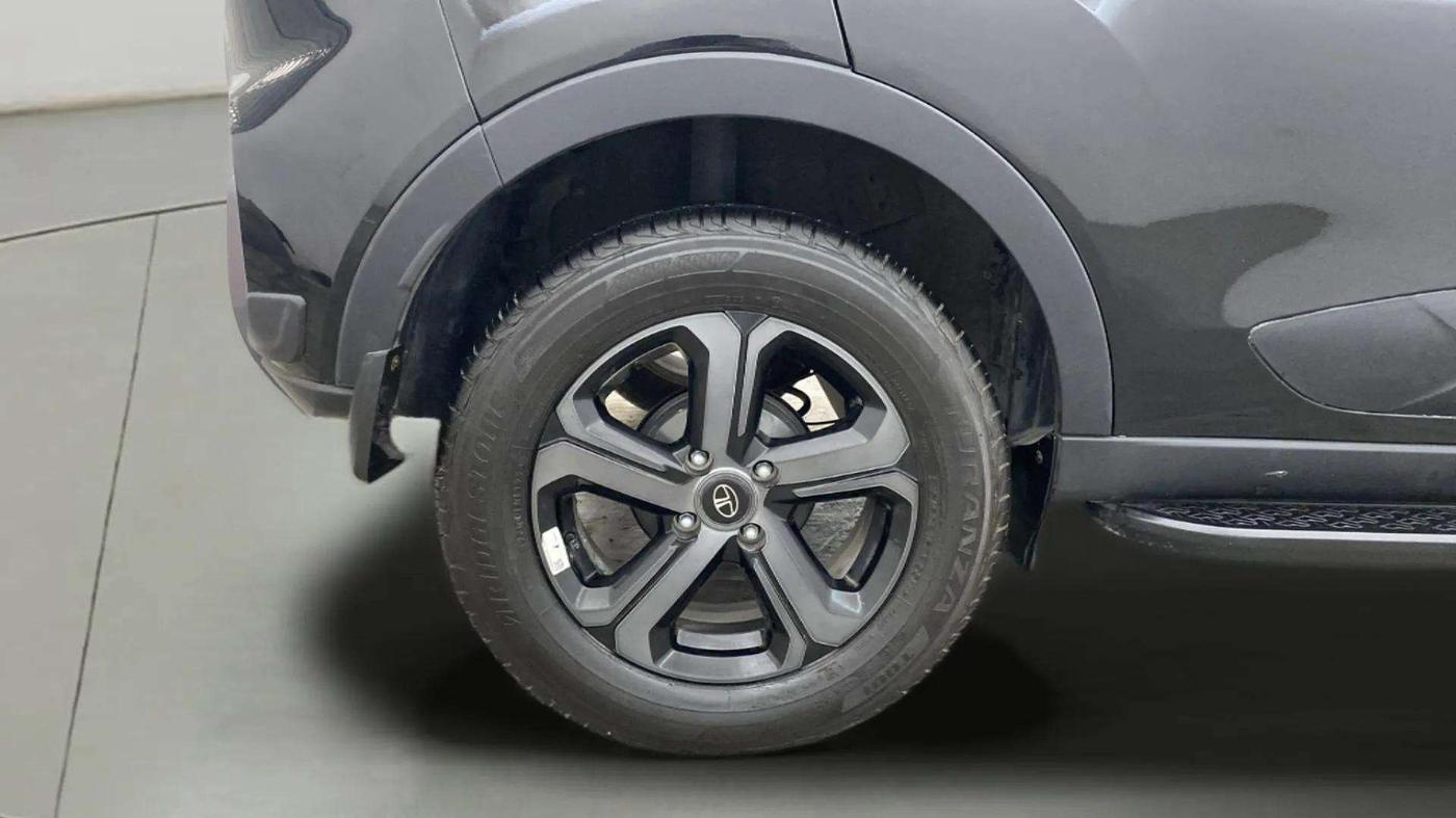2023 Tata NEXON XZ PLUS LUX SUNROOF RED DARK DIESEL, Diesel, Manual, 2,489 km, Right Rear Wheel