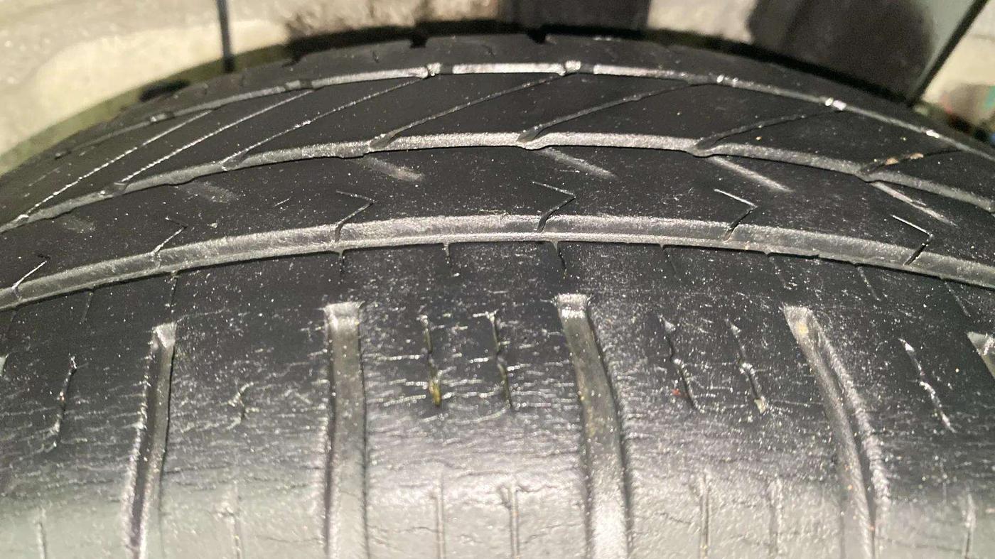 2016 Hyundai Grand i10 ASTA (O) AT 1.2 KAPPA VTVT, Petrol, Automatic, 24,261 km, Left Rear Tyre Tread
