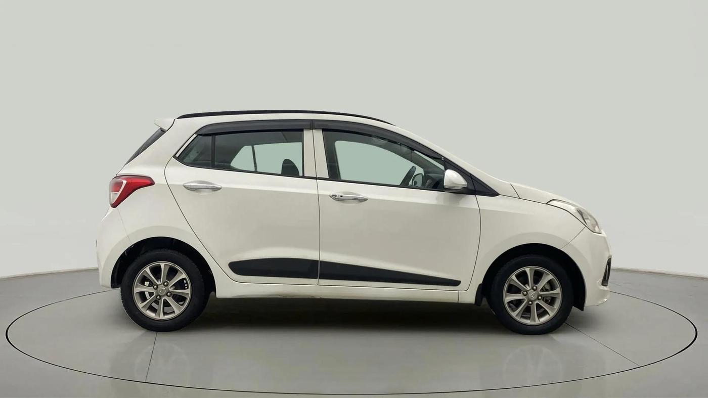 2016 Hyundai Grand i10 ASTA (O) AT 1.2 KAPPA VTVT, Petrol, Automatic, 24,261 km, Right Side View