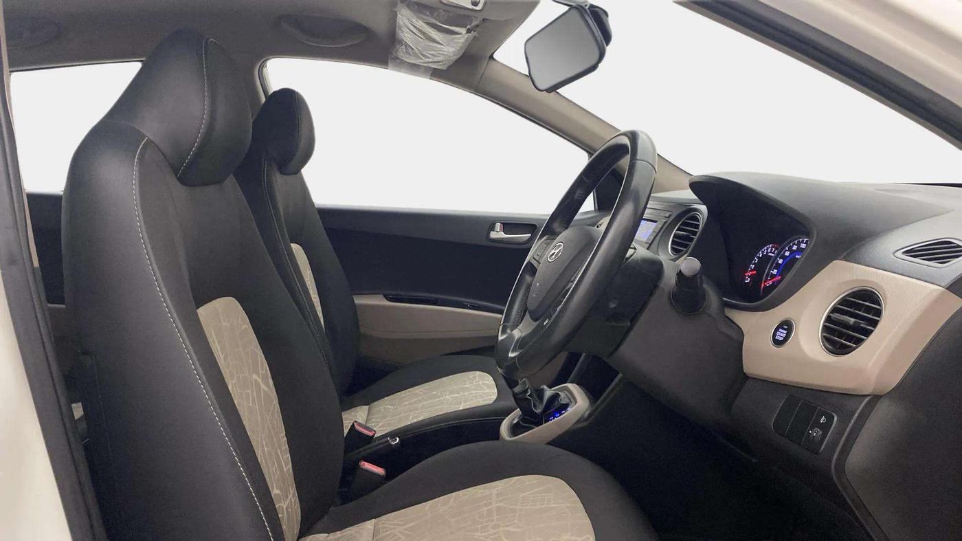 2016 Hyundai Grand i10 ASTA (O) AT 1.2 KAPPA VTVT, Petrol, Automatic, 24,261 km, Right Side Front Door Cabin