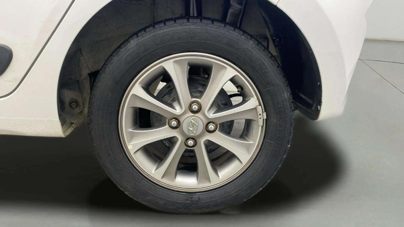 2016 Hyundai Grand i10 ASTA (O) AT 1.2 KAPPA VTVT, Petrol, Automatic, 24,261 km, Left Rear Wheel