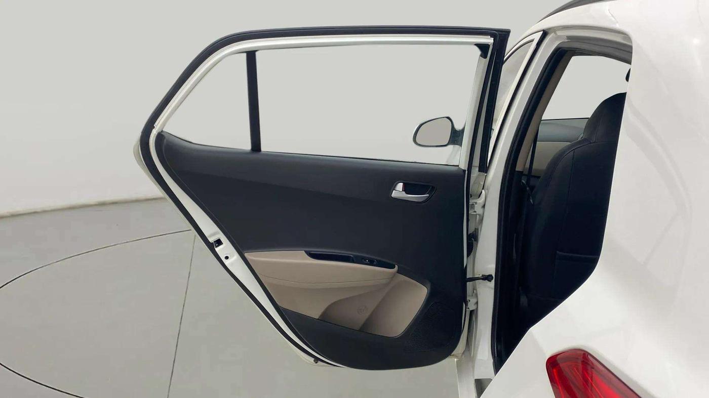 2016 Hyundai Grand i10 ASTA (O) AT 1.2 KAPPA VTVT, Petrol, Automatic, 24,261 km, LHS Rear Door