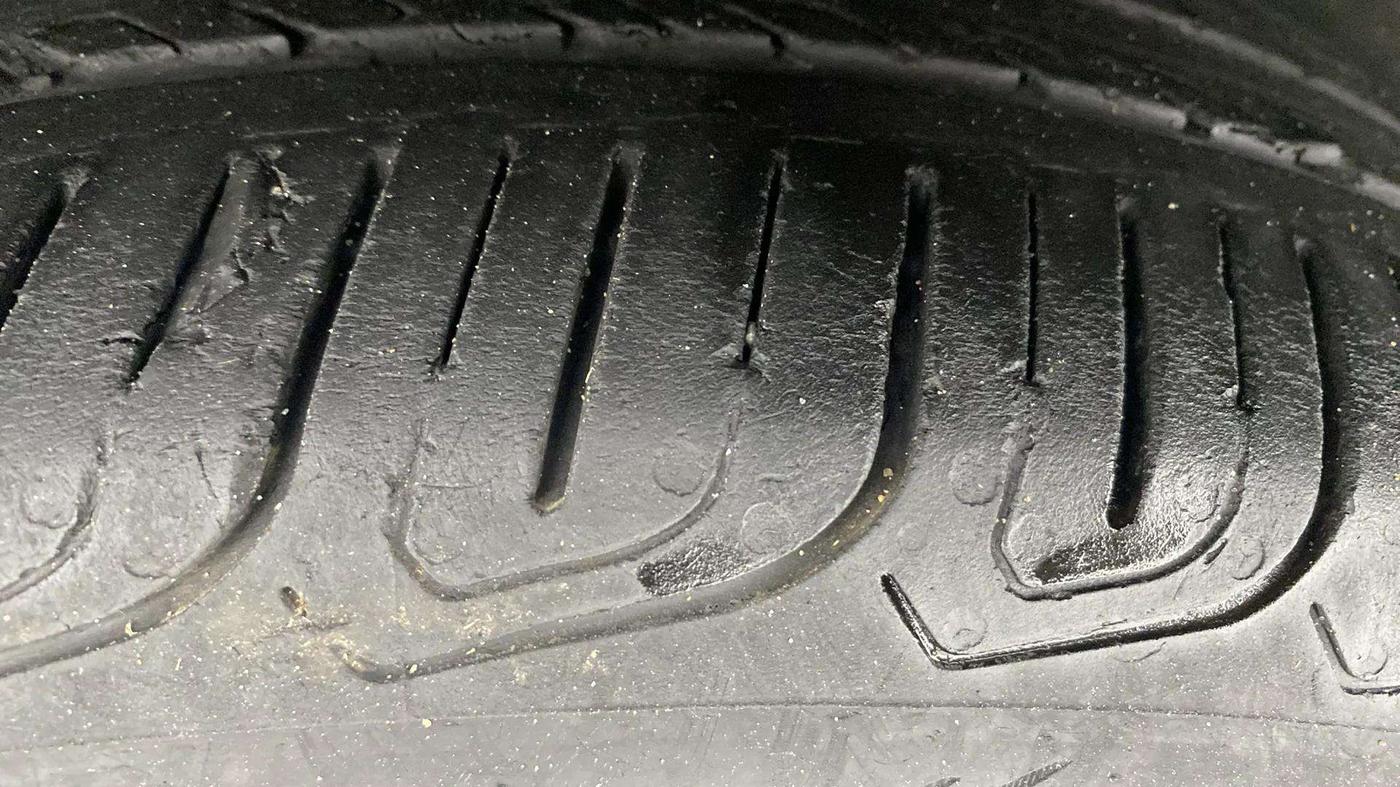 2022 Tata ALTROZ XZ PLUS PETROL, Petrol, Manual, 18,106 km, Left Rear Tyre Tread