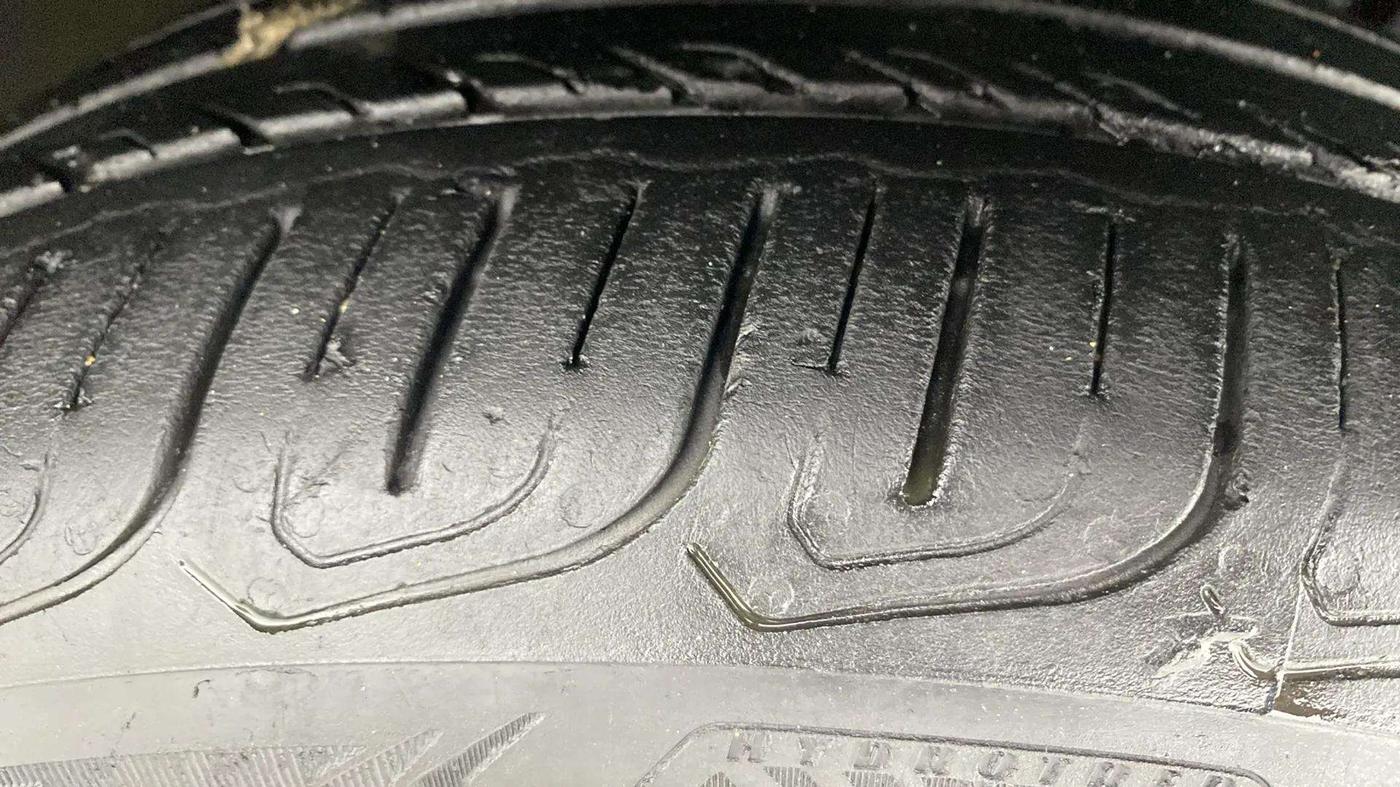 2022 Tata ALTROZ XZ PLUS PETROL, Petrol, Manual, 18,106 km, Right Front Tyre Tread