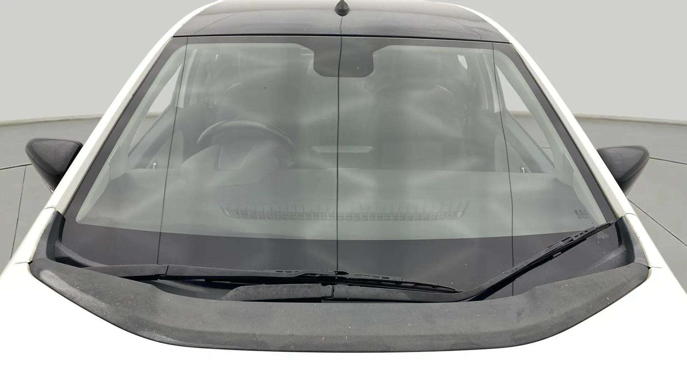 2022 Tata ALTROZ XZ PLUS PETROL, Petrol, Manual, 18,106 km, Front Windshield
