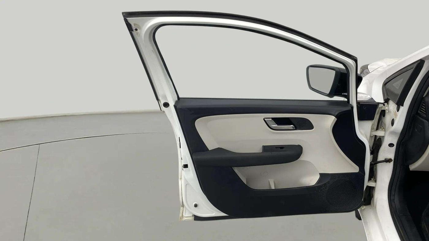 2022 Tata ALTROZ XZ PLUS PETROL, Petrol, Manual, 18,106 km, LHS Front Door