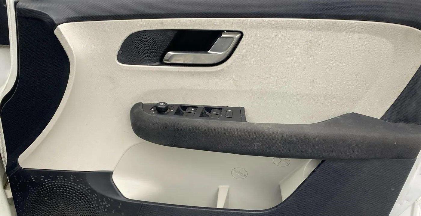 2022 Tata ALTROZ XZ PLUS PETROL, Petrol, Manual, 18,106 km, Driver Side Door Panels Control