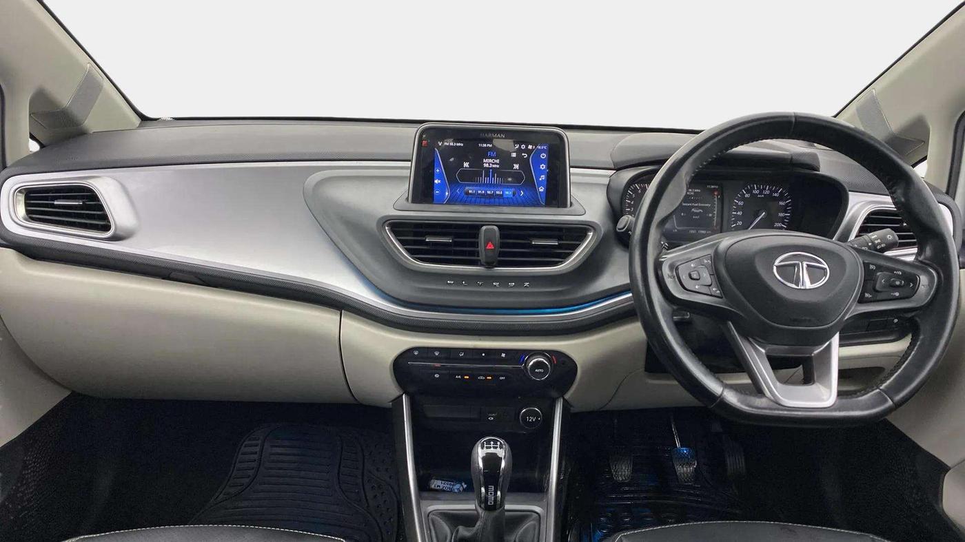 2022 Tata ALTROZ XZ PLUS PETROL, Petrol, Manual, 18,106 km, Dashboard