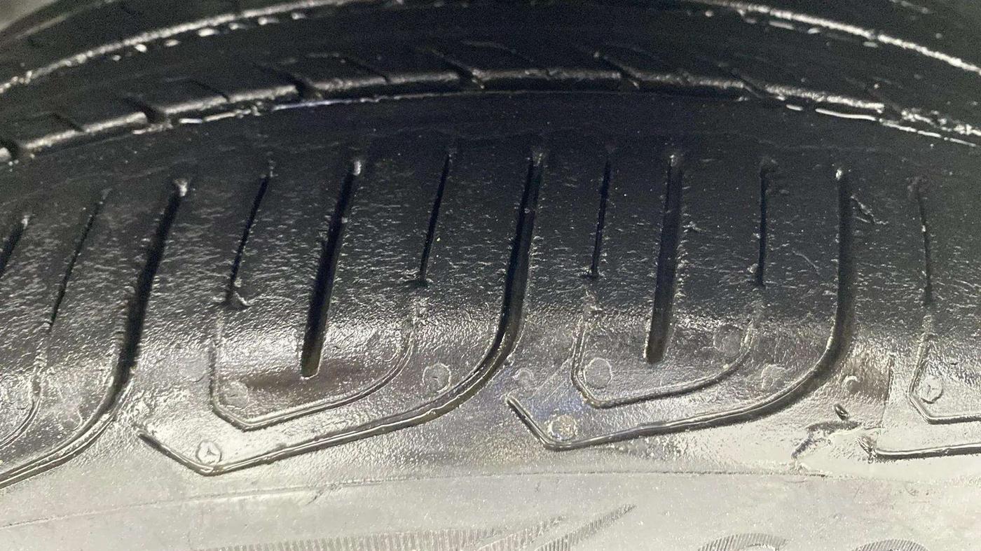 2022 Tata ALTROZ XZ PLUS PETROL, Petrol, Manual, 18,106 km, Left Front Tyre Tread