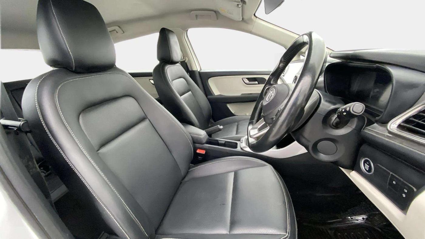 2022 Tata ALTROZ XZ PLUS PETROL, Petrol, Manual, 18,106 km, Right Side Front Door Cabin