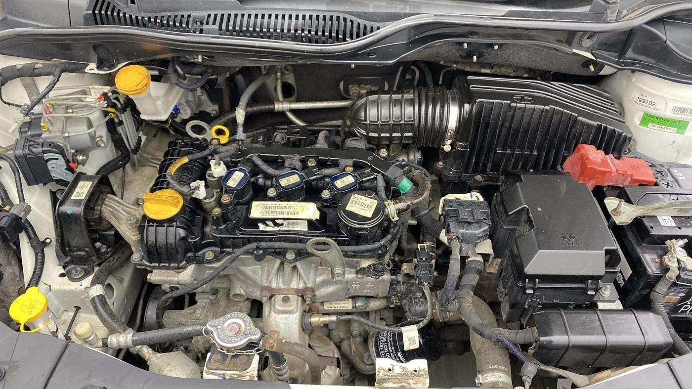 2022 Tata ALTROZ XZ PLUS PETROL, Petrol, Manual, 18,106 km, Engine View