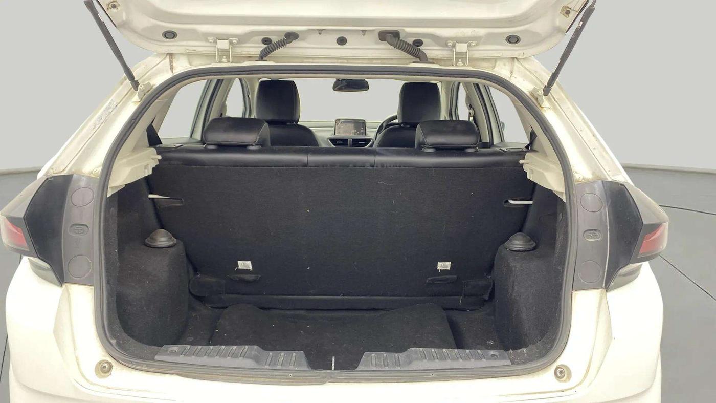 2022 Tata ALTROZ XZ PLUS PETROL, Petrol, Manual, 18,106 km, Boot Inside