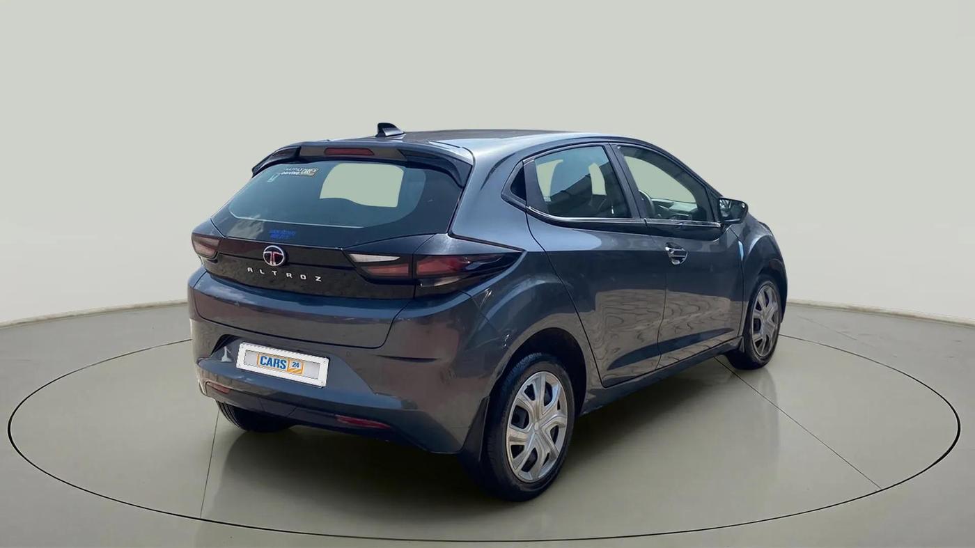 2024 Tata ALTROZ XM PLUS SUNROOF, Petrol, Manual, 3,141 km, Right Back Diagonal
