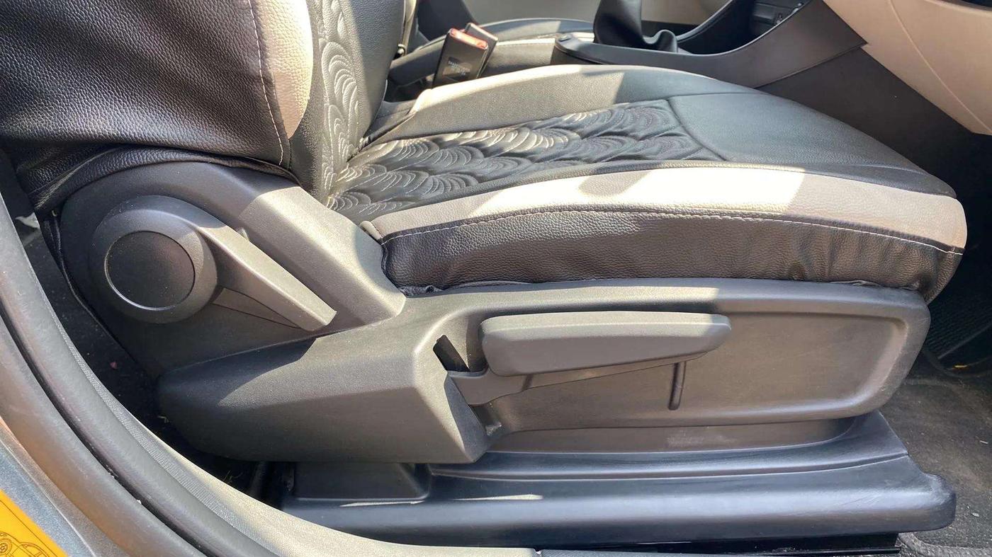 2024 Tata ALTROZ XM PLUS SUNROOF, Petrol, Manual, 3,141 km, Driver Side Adjustment Panel